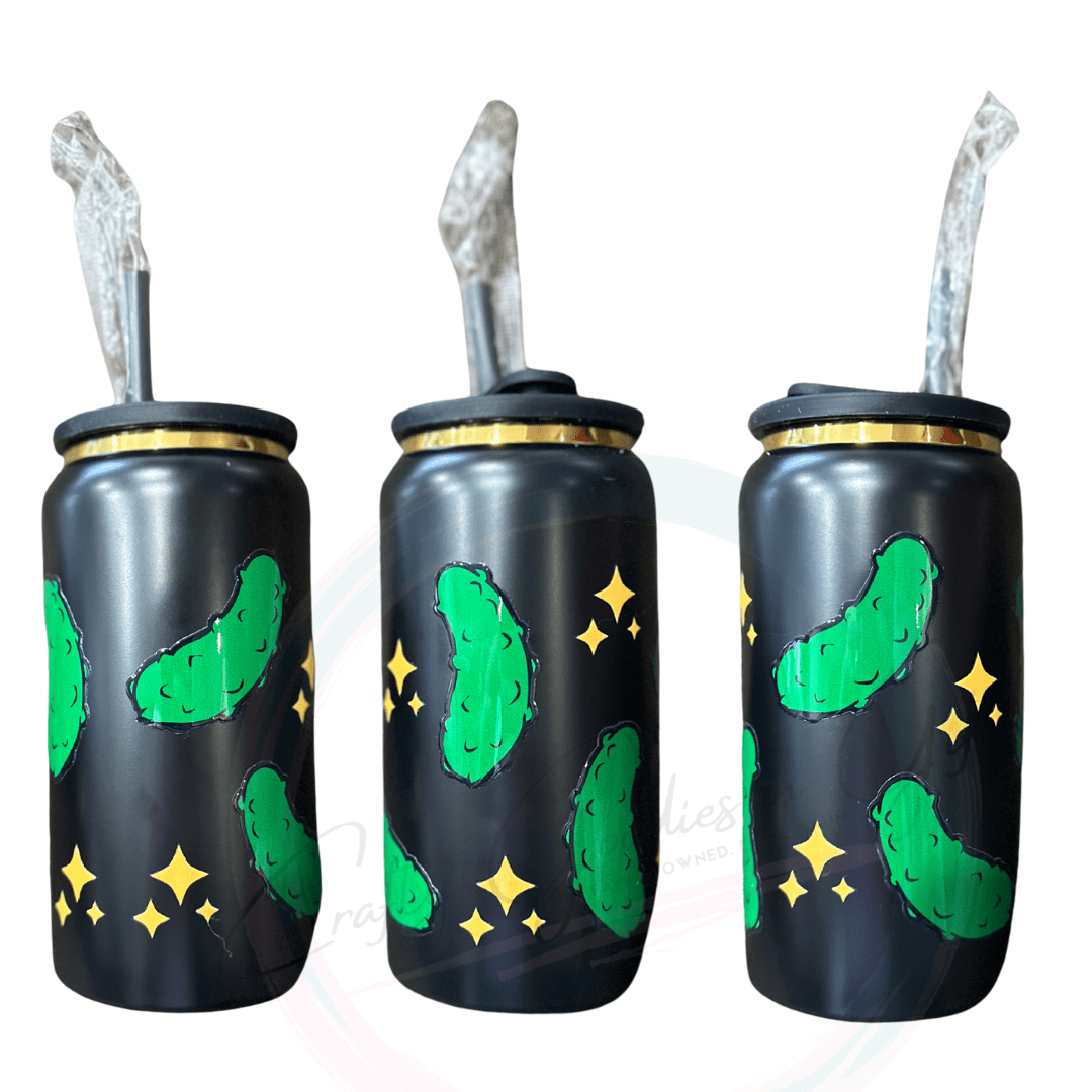 this 16oz popcan style tumbler has a lid to resemble the look o f a pop can. This is a simple pickle wrapped many times around the tumbler.